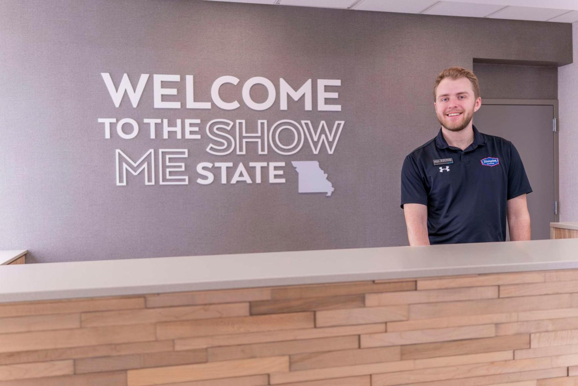 Hampton Inn & Suites St. Louis-Chesterfield Bagian luar foto
